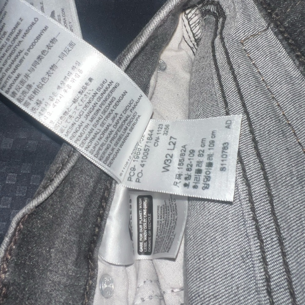 Levi's Women's Black Ankle Jeans - Picture 3 of 4